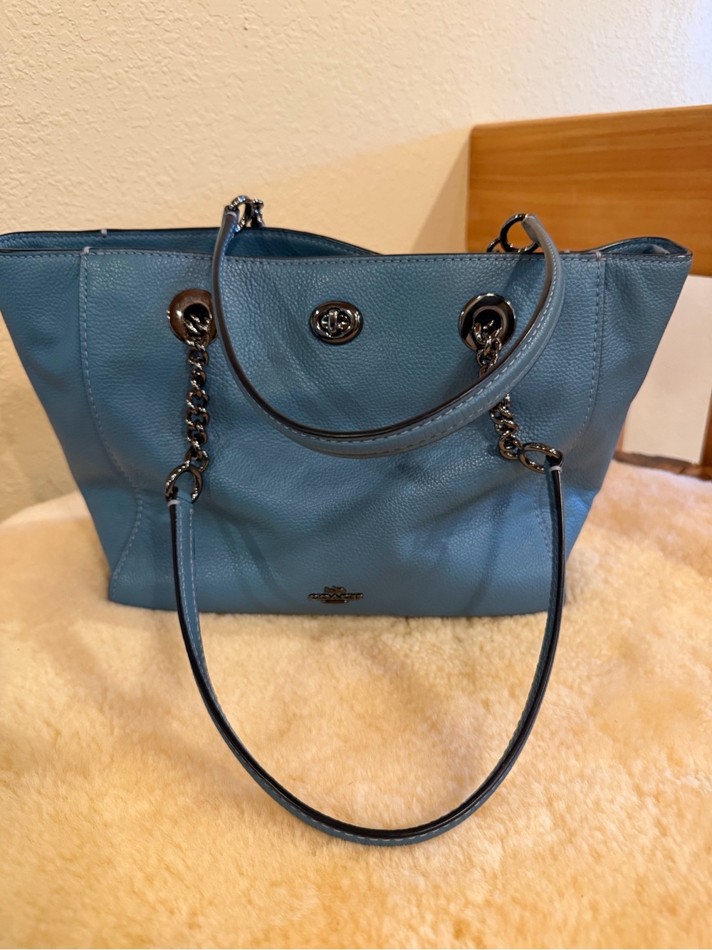 Coach 57107 Denim Blue Pebbled Leather Turnlock Chain Tote EUC